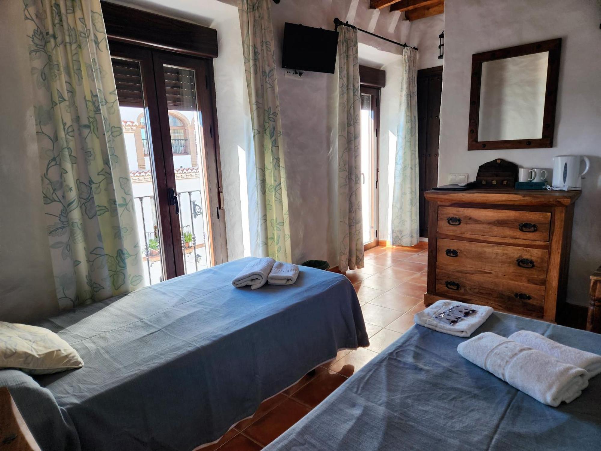 Posada La Plaza Canillas de Albaida Εξωτερικό φωτογραφία